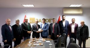 Bursa eski valisi İzzettin Küçük’en Saadet Partisine ziyaret