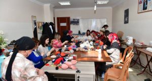 MUSTAFAKEMALPAŞA BELEDİYESİ’NDEN DEPREMZEDE ÇOCUKLARA EL EMEĞİ GÖZ NURU HEDİYELER