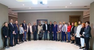 Ateşte açan çiçekler sempozyumu