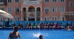 Okul bahçeleri havuzlarla şenlendi