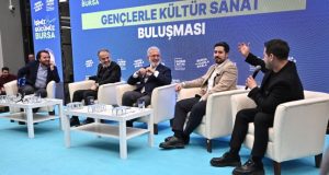 Başkan Aktaş’tan gençlerle sazlı sözlü muhabbet