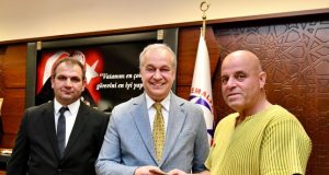 MUHTAR ve ESNAFTAN GURURLANDIRAN BAĞIŞ