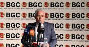 Başarılı gazeteciler ödüllerini Başkan Bozbey’in elinden aldı