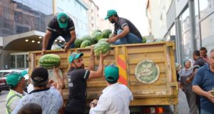 Büyükşehir hem çiftçiyi hem vatandaşı gülümsetti