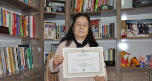 EMEKLİ ÖĞRETMEN 10 YILDA 3 ÜNİVERSİTE BİTİRDİ