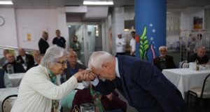 Başkan Bozbey’den Huzurevi’ne bayram ziyareti