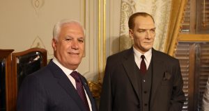 Atatürk’ün balmumu heykeli, Hünkâr Köşkü’nde sergileniyor