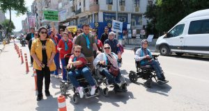 ENGELSİZ KALPLER’DEN FARKINDALIK YÜRÜYÜŞÜ