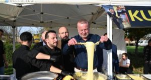 KARACABEY’DE KARADENİZ RÜZGÂRI ESTİ!