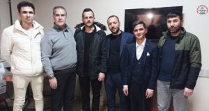 Karanlığa Lanet Okumaktansa Bir Mum Yakmak İyidir