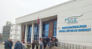 SGK ÖNÜNDE EYT KUYRUĞU