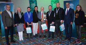 Nilüfer ailesi bowlingde buluştu