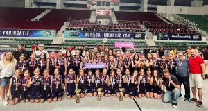 PAŞA’NIN ŞAMPİYON KIZLARI KUPALARINA KAVUŞTU