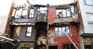 Mustafakemalpaşa’da Tehlikeli Metruk Binalar Yıkılıyor