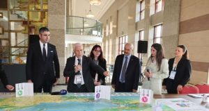 Denizden çıkan atıklar Marmara Forum’da sergilendi