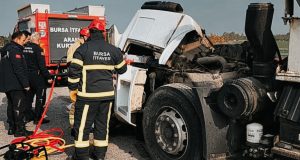 Mustafakemalpaşa–Karacabey Yolunda Süt Tankeri Tıra Çarptı: 1 Yaralı