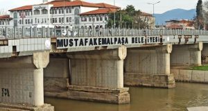 Yükselen Dere, Köprüleri Yeniden Gündeme Taşıdı