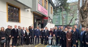 BURSA’DA ÖĞRENCİLERİN KARNE HEYECANI