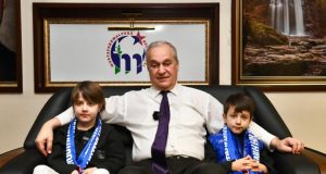 DMD Hastası Yağız Efe ve Ailesinden Belediye Başkanı Şükrü Erdem’e Ziyaret
