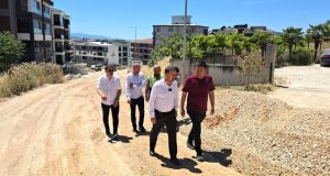 Büyükşehir Ekipleri Barış Mahallesi’nde Sahada