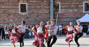 HALK DANSLARI RÜZGÂRI BURSA’NIN DÖRT BİR YANINI SARDI