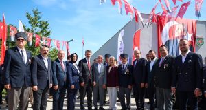 Başkan Vekili Biba, kahramanları anma törenine katıldı