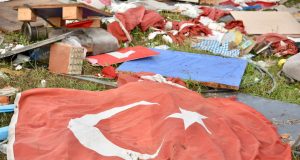 Lütfiye’de Atıkların Arasında Türk Bayrağı Bulundu